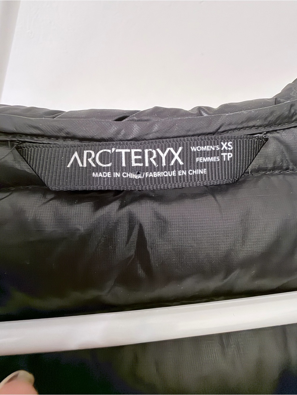Arc'teryx Black Quilted Nuri Down Puff Jacket - Picture 6 of 7